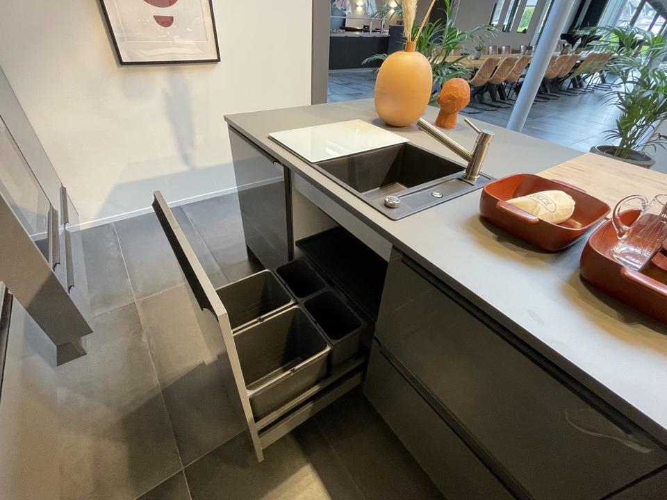 Inselküche ❌ Einbauküche ❌ Insel plus Hochschränke ❌ individuell - Bild 7