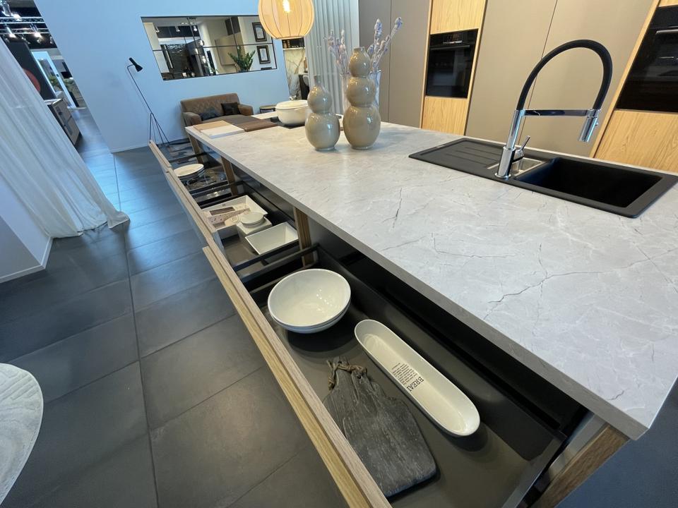 Moderne Insel Küche❌ Taupe & Eiche❌Steinoptik Platte❌ Einbauküche - Bild 4