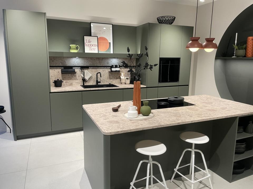 Moderne Inselküche❌ Küchenzeile ❌Einbauküche mit Bora Kochfeld - Bild 2