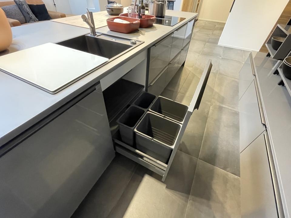 Inselküche ❌ Einbauküche ❌ Insel plus Hochschränke ❌ individuell - Bild 8