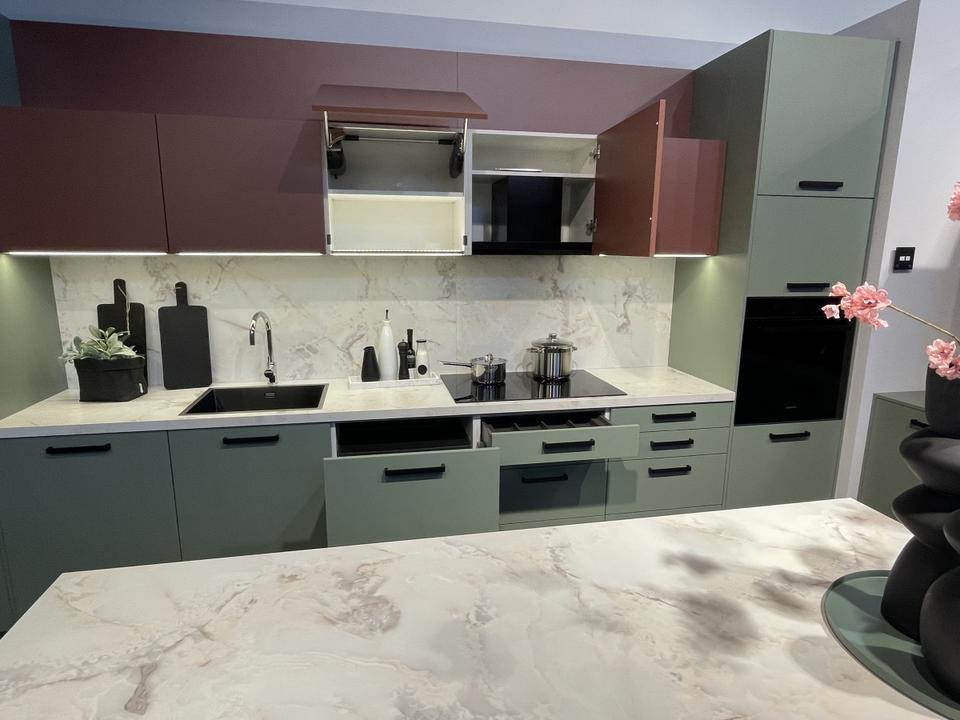 ❌ Moderne Küche mit Insel ❌ Grün & Bordeaux ❌420cm❌ - Bild 3