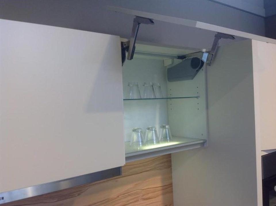 Neu hochwertige Komplett Einbauküche mit Geschirrspüler Grifflos - Bild 5