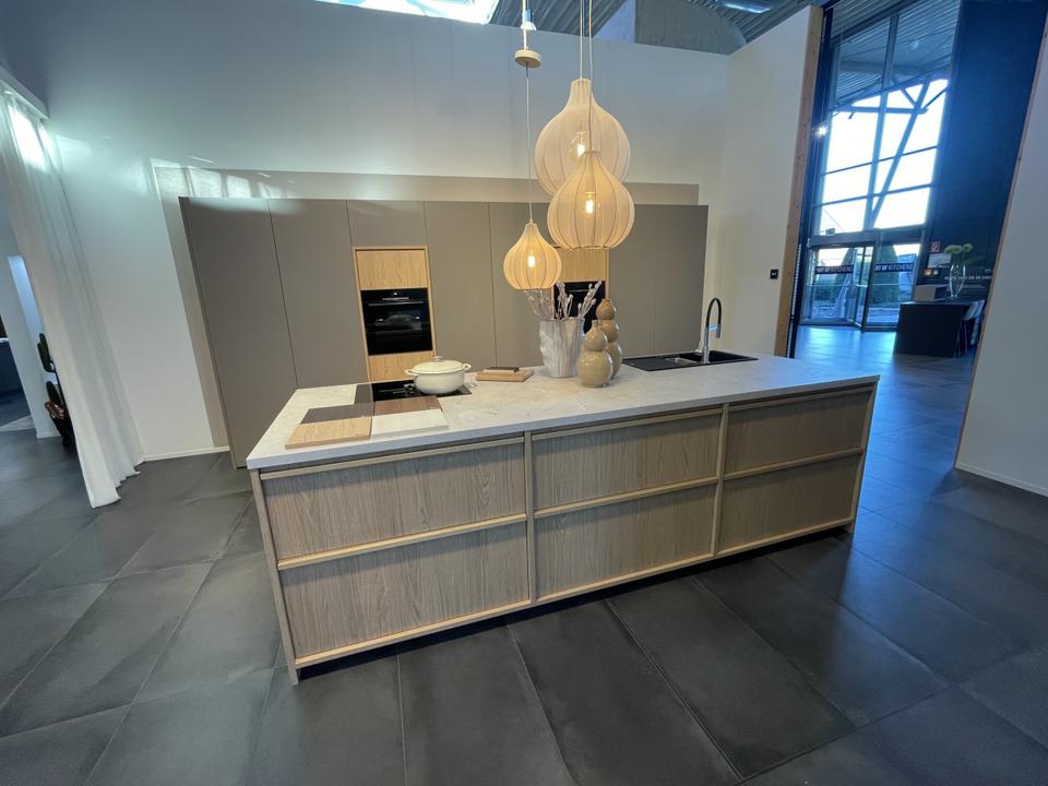 Moderne Insel Küche❌ Taupe & Eiche❌Steinoptik Platte❌ Einbauküche