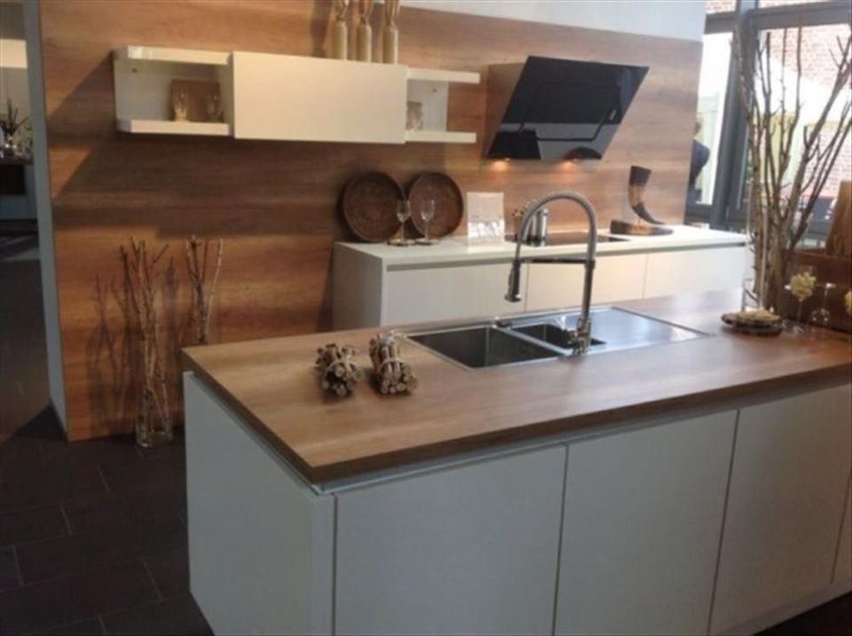 Neue Küche für große Räume  
    
            
                5.985 €
             Versand möglich
        
    
        
            
                
                                    Mit mir direkt zum Hersteller, 
                                
 