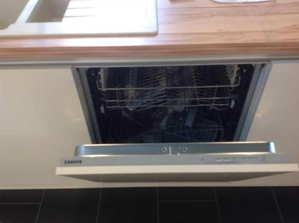 Neu hochwertige Komplett Einbauküche mit Geschirrspüler Grifflos - Bild 4